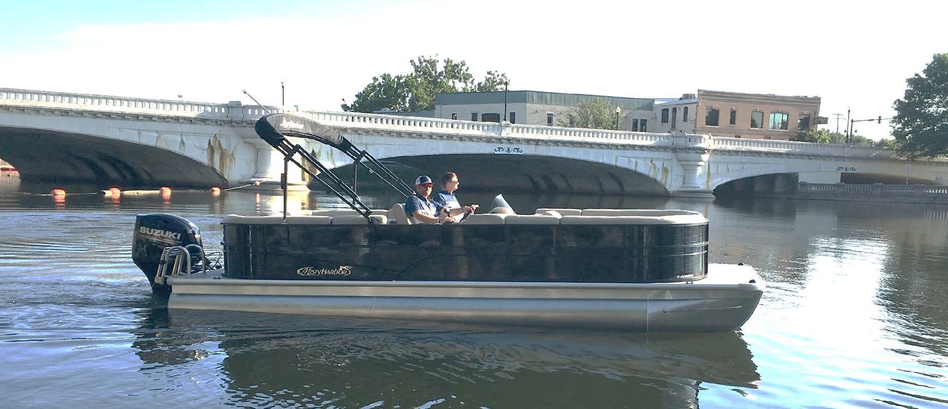 Misty Harbor Adventure A2285 RU - Suzuki Marine USA, LLC